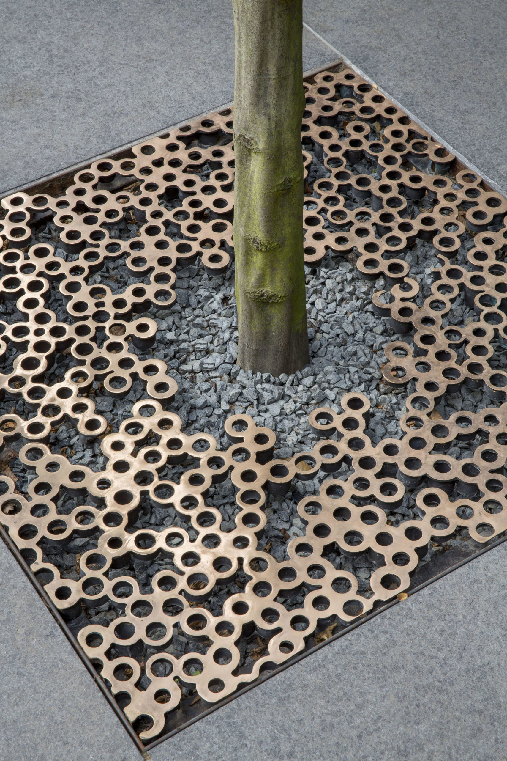 Tom Price - Bronze Tree Grilles 007